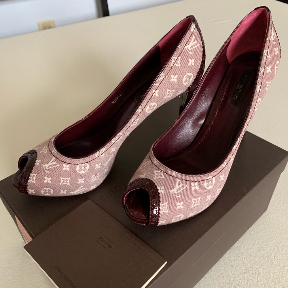 Louis Vuitton Romance Open Toe Pumps